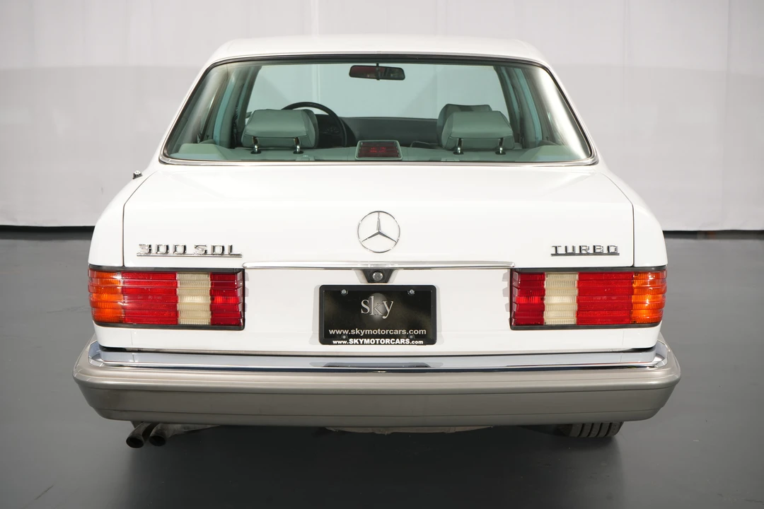 1987 Mercedes-Benz W126 S-Class Sedan - Image 9 of 31