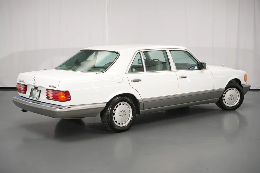 1987 Mercedes-Benz W126 S-Class Sedan - Image 7 of 31