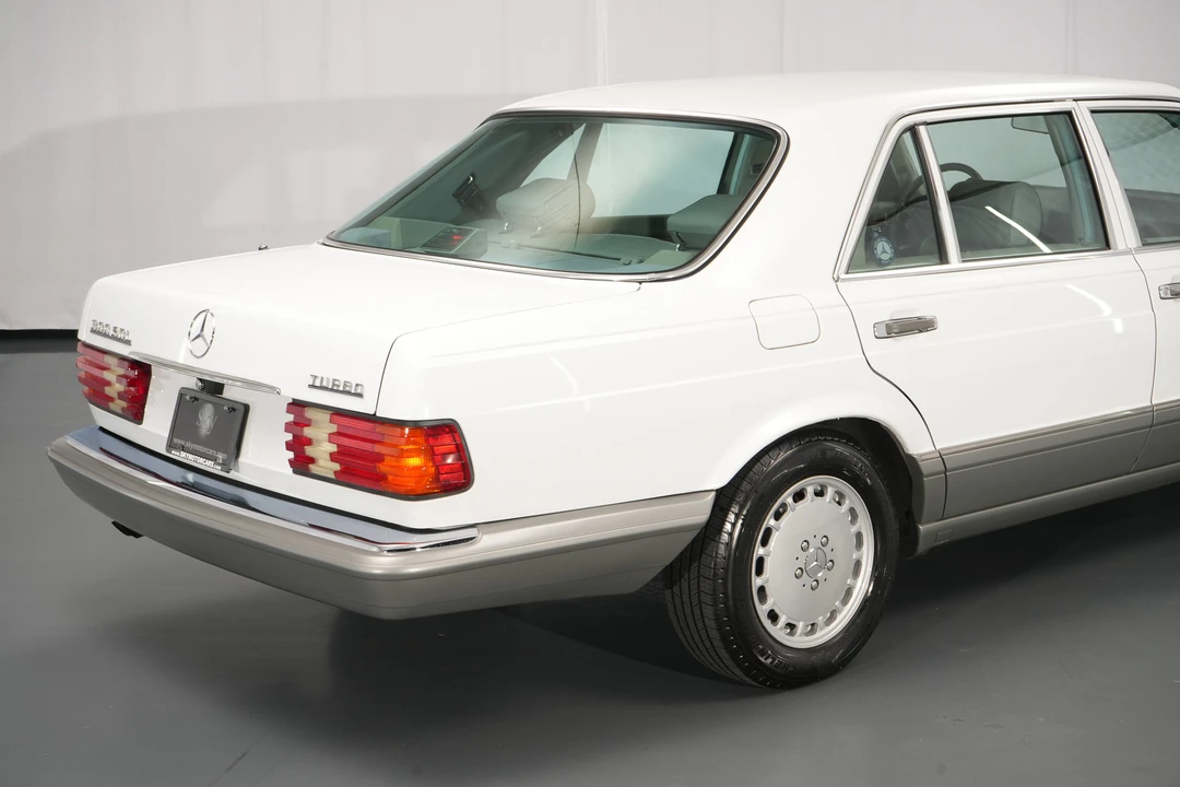 1987 Mercedes-Benz W126 S-Class Sedan - Image 29 of 31