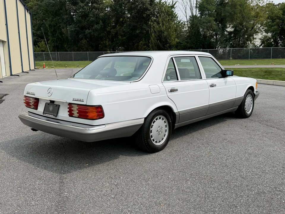 1987 Mercedes-Benz W126 S-Class Sedan - Image 18 of 31