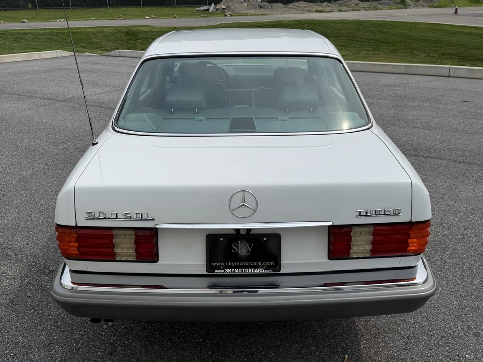 1987 Mercedes-Benz W126 S-Class Sedan - Image 19 of 31