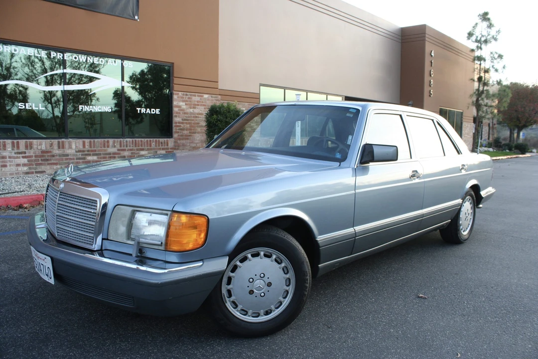 1987 Mercedes-Benz W126 S-Class Sedan - Image 3 of 31