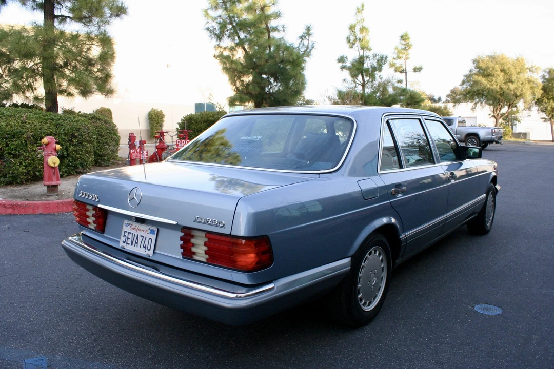 1987 Mercedes-Benz W126 S-Class Sedan - Image 8 of 31