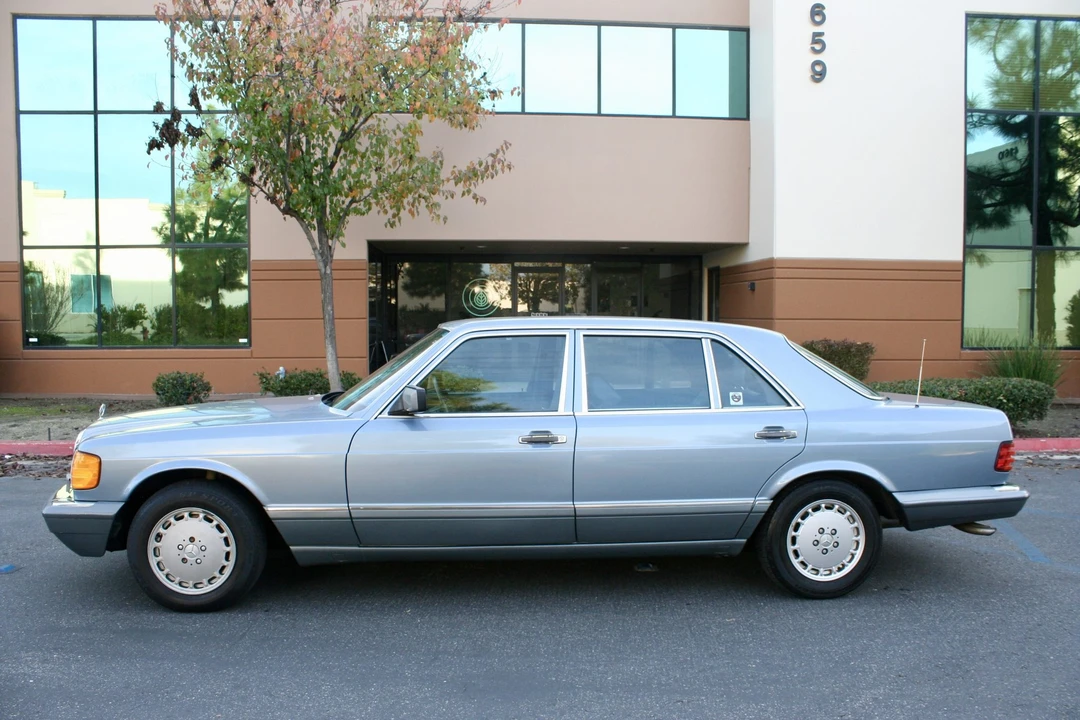 1987 Mercedes-Benz W126 S-Class Sedan - Image 5 of 31