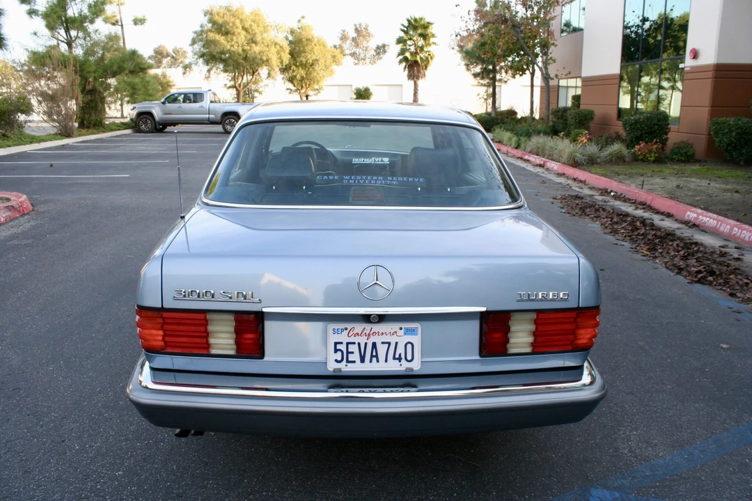 1987 Mercedes-Benz W126 S-Class Sedan - Image 7 of 31