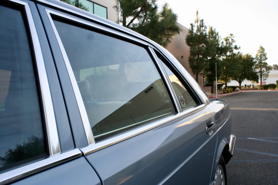 1987 Mercedes-Benz W126 S-Class Sedan - Image 18 of 31