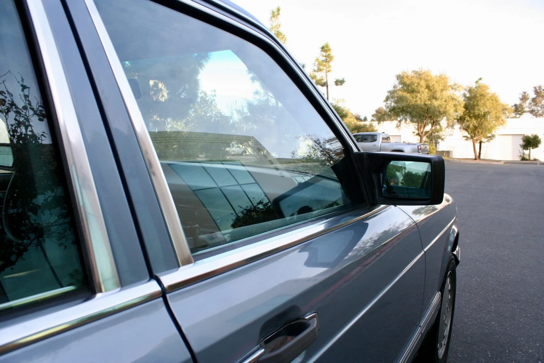 1987 Mercedes-Benz W126 S-Class Sedan - Image 25 of 31