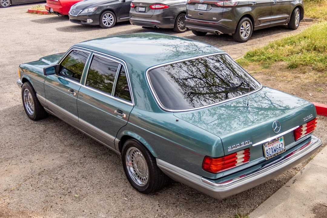 1987 Mercedes-Benz W126 S-Class Sedan - Image 8 of 31