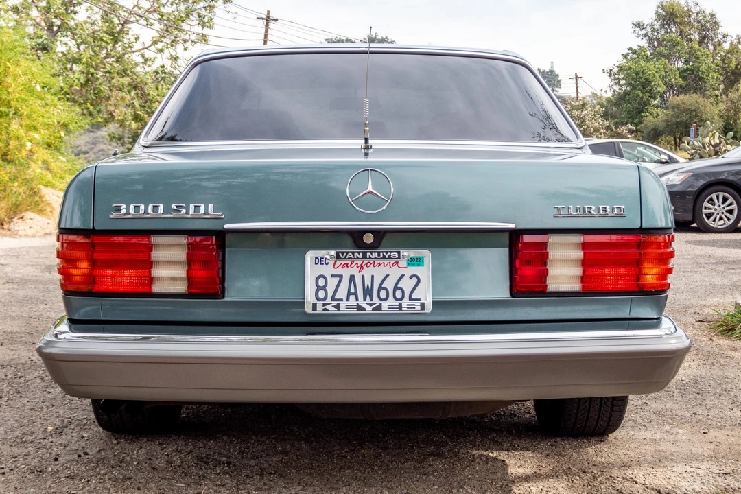 1987 Mercedes-Benz W126 S-Class Sedan - Image 11 of 31