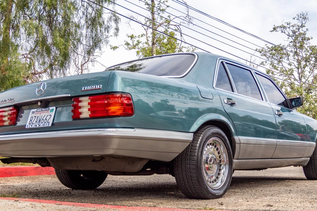 1987 Mercedes-Benz W126 S-Class Sedan - Image 14 of 31