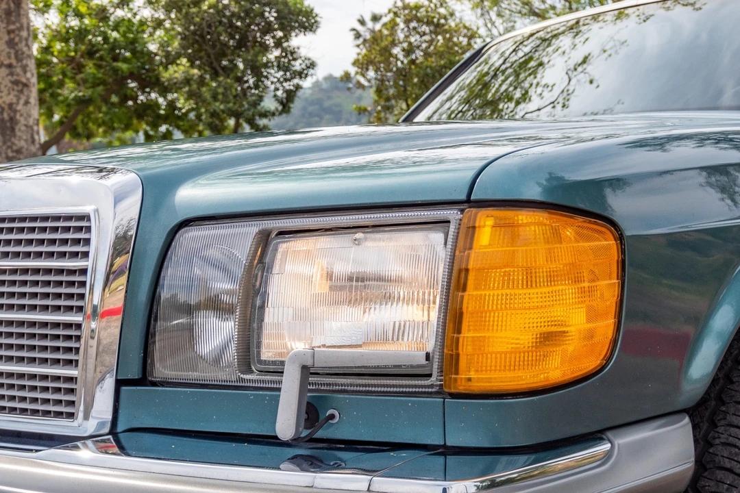 1987 Mercedes-Benz W126 S-Class Sedan - Image 31 of 31