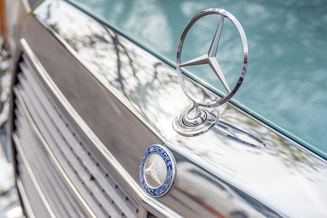 1987 Mercedes-Benz W126 S-Class Sedan - Image 28 of 31
