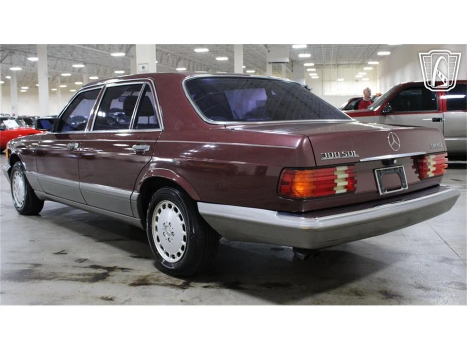 1987 Mercedes-Benz W126 S-Class Sedan - Image 27 of 31