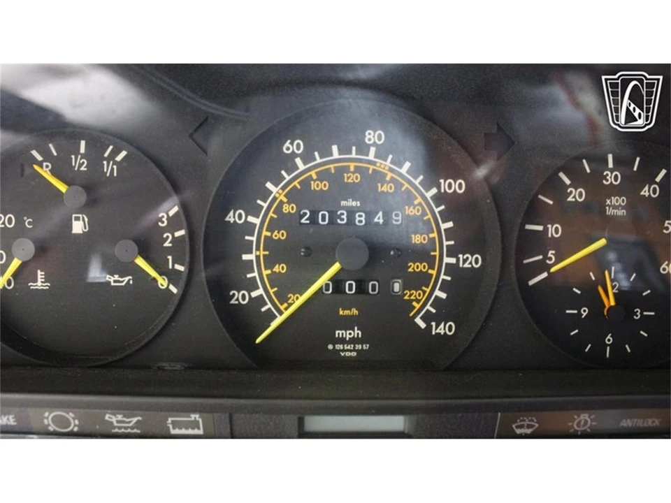 1987 Mercedes-Benz W126 S-Class Sedan - Image 14 of 31