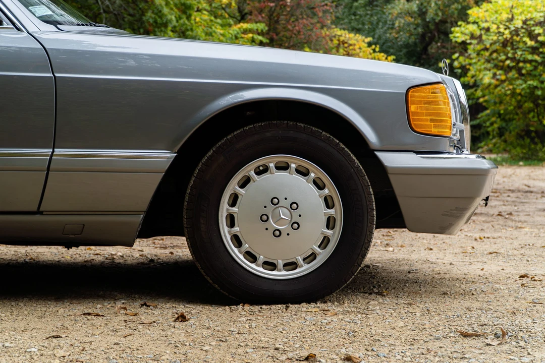 1987 Mercedes-Benz W126 S-Class Sedan - Image 23 of 31