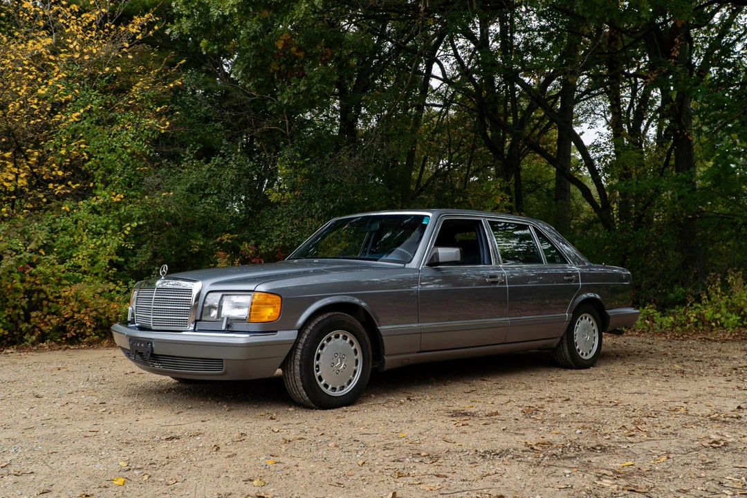 1987 Mercedes-Benz W126 S-Class Sedan - Image 2 of 31