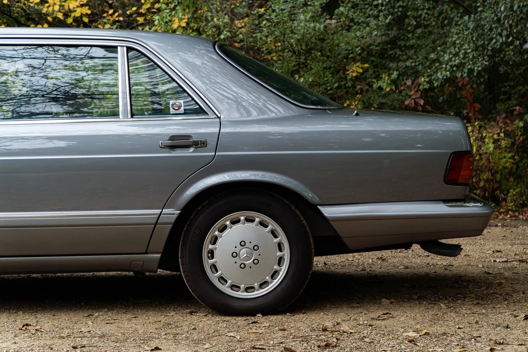 1987 Mercedes-Benz W126 S-Class Sedan - Image 25 of 31