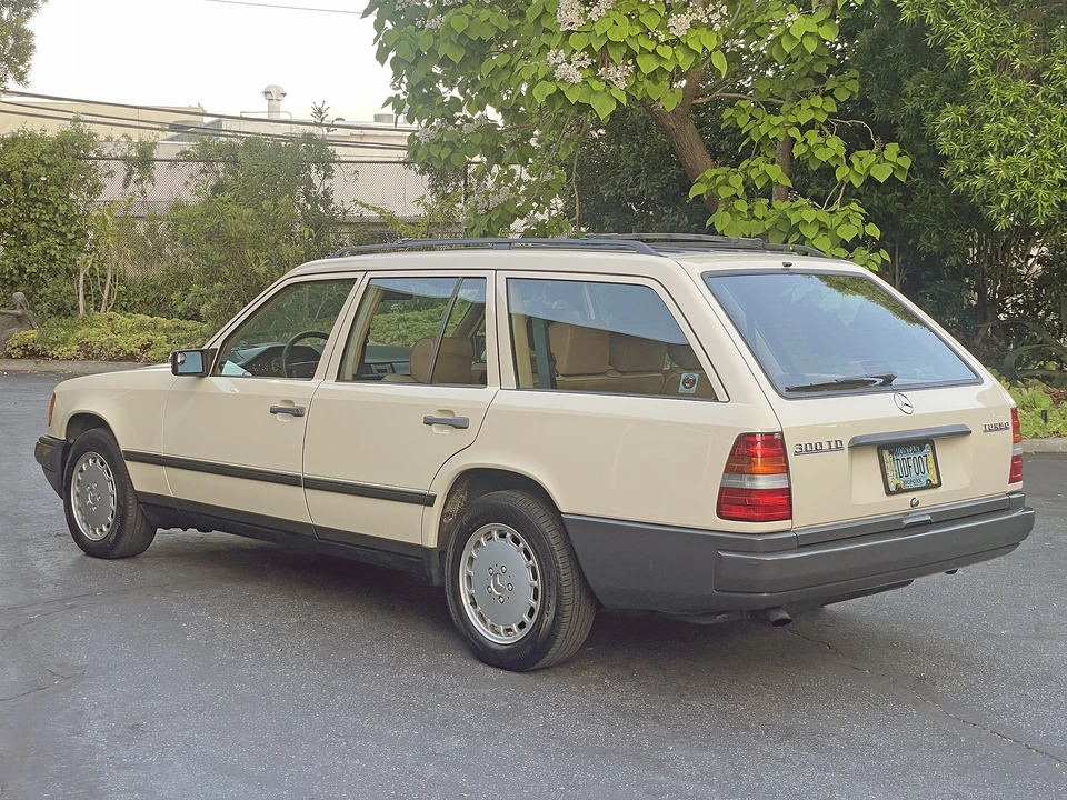 1987 Mercedes-Benz W124 E-Class - Image 7 of 31
