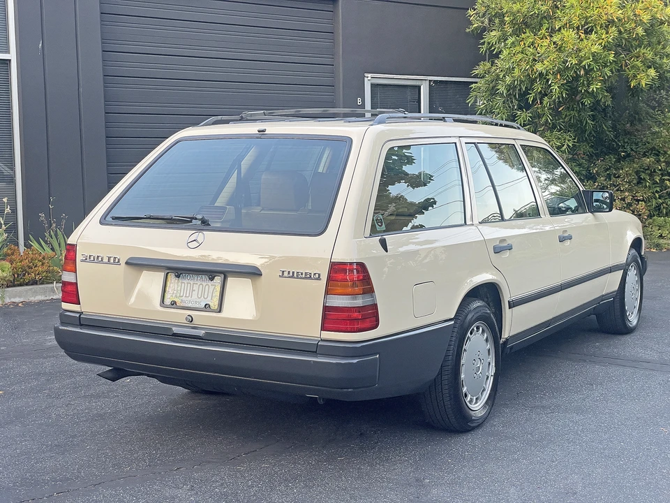 1987 Mercedes-Benz W124 E-Class - Image 16 of 31