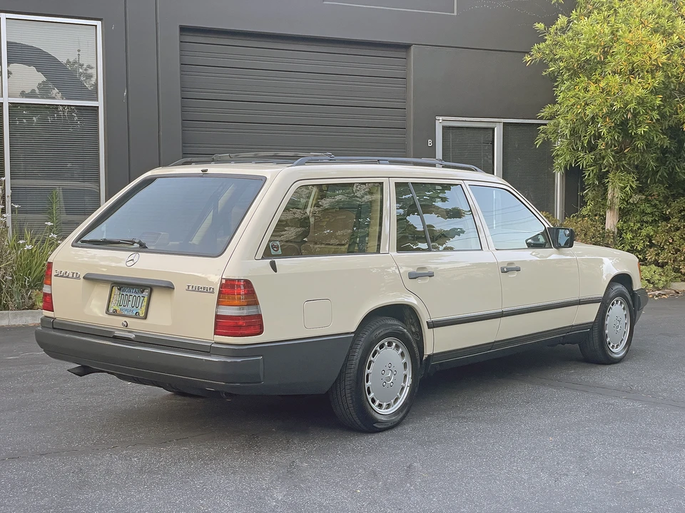 1987 Mercedes-Benz W124 E-Class - Image 17 of 31