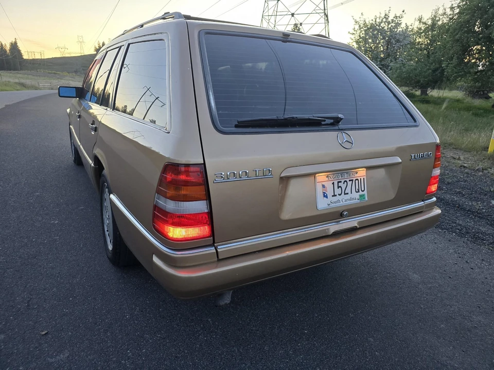 1987 Mercedes-Benz W124 E-Class - Image 11 of 31