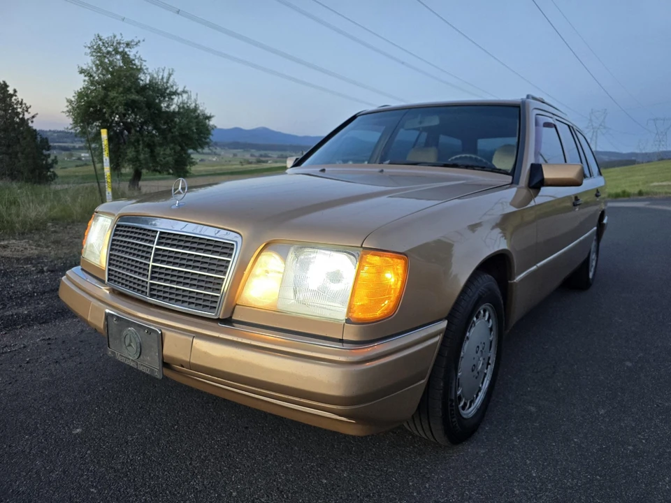 1987 Mercedes-Benz W124 E-Class - Image 2 of 31