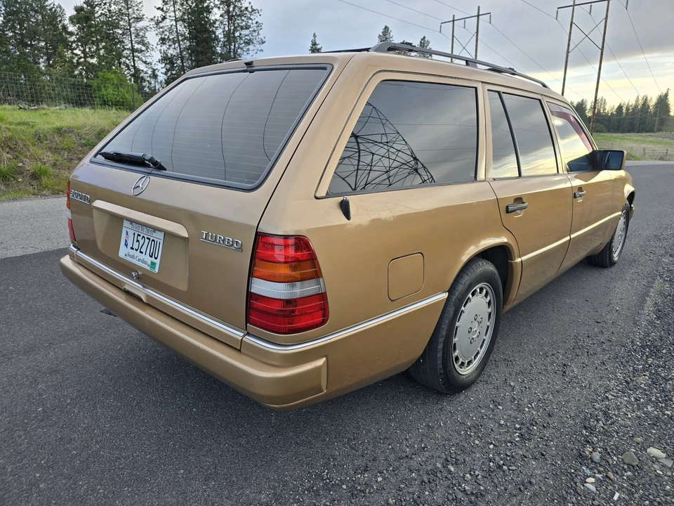1987 Mercedes-Benz W124 E-Class - Image 8 of 31