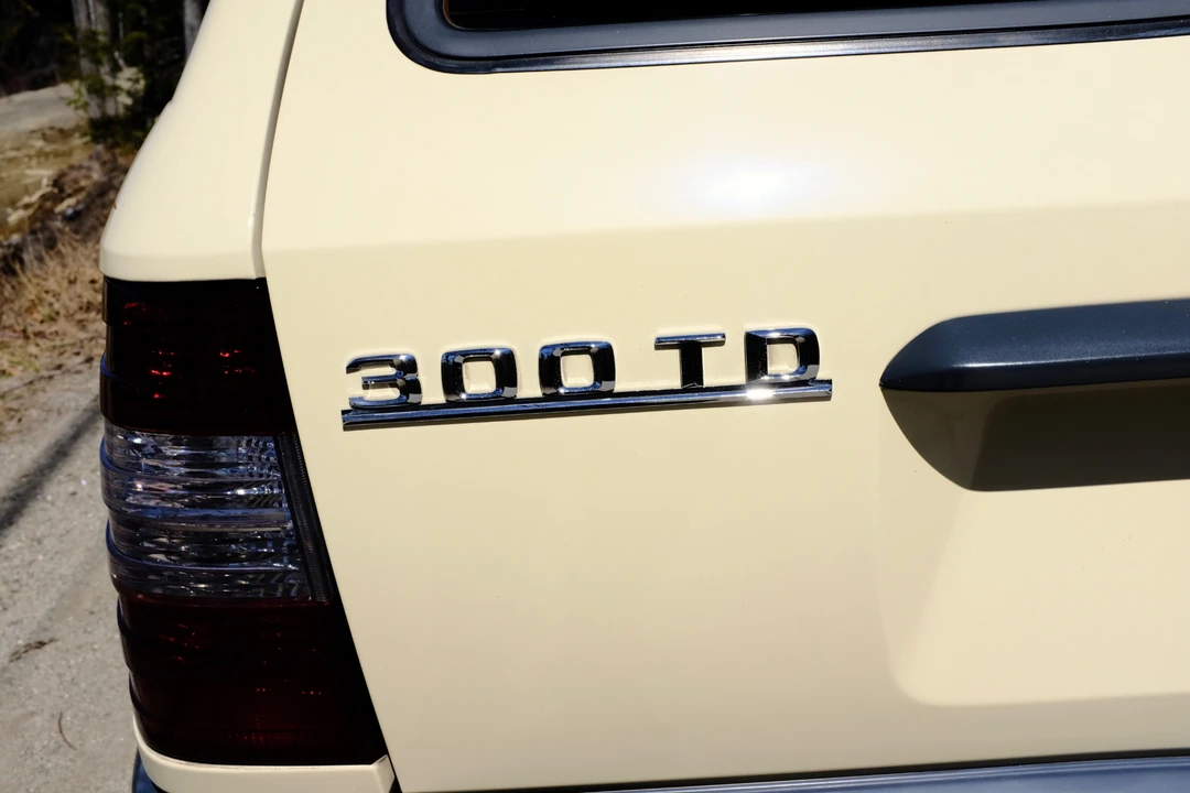 1987 Mercedes-Benz W124 E-Class - Image 13 of 31