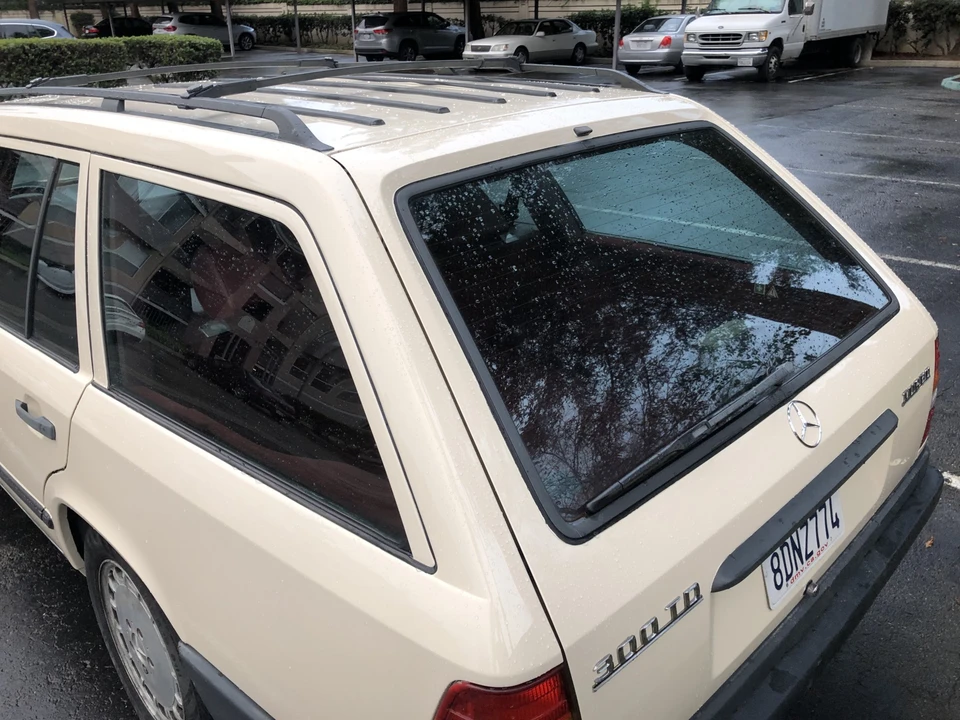 1987 Mercedes-Benz W124 E-Class - Image 29 of 31