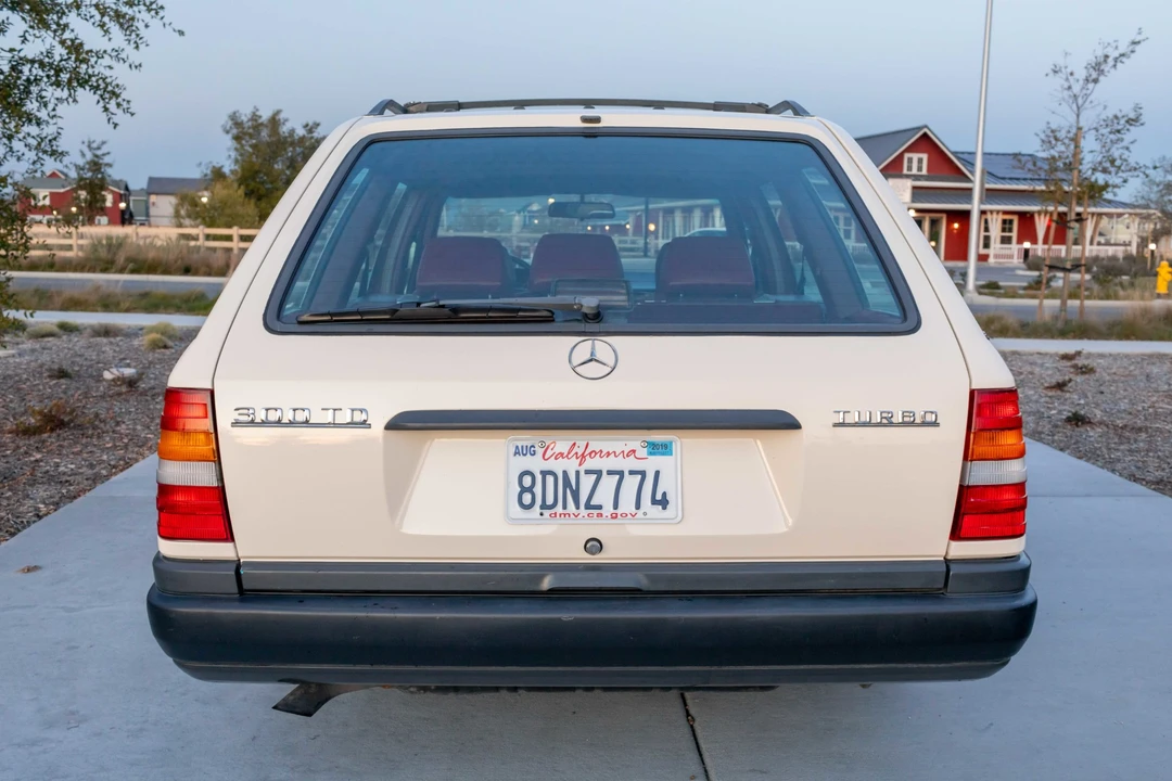 1987 Mercedes-Benz W124 E-Class - Image 14 of 31