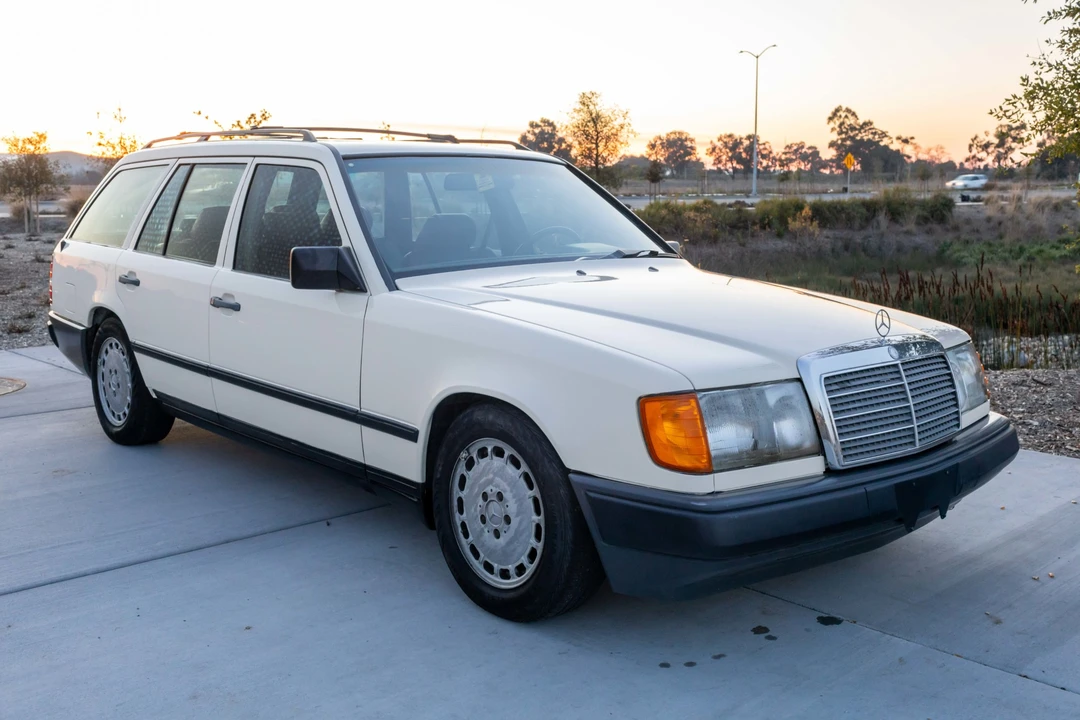 1987 Mercedes-Benz W124 E-Class - Image 18 of 31