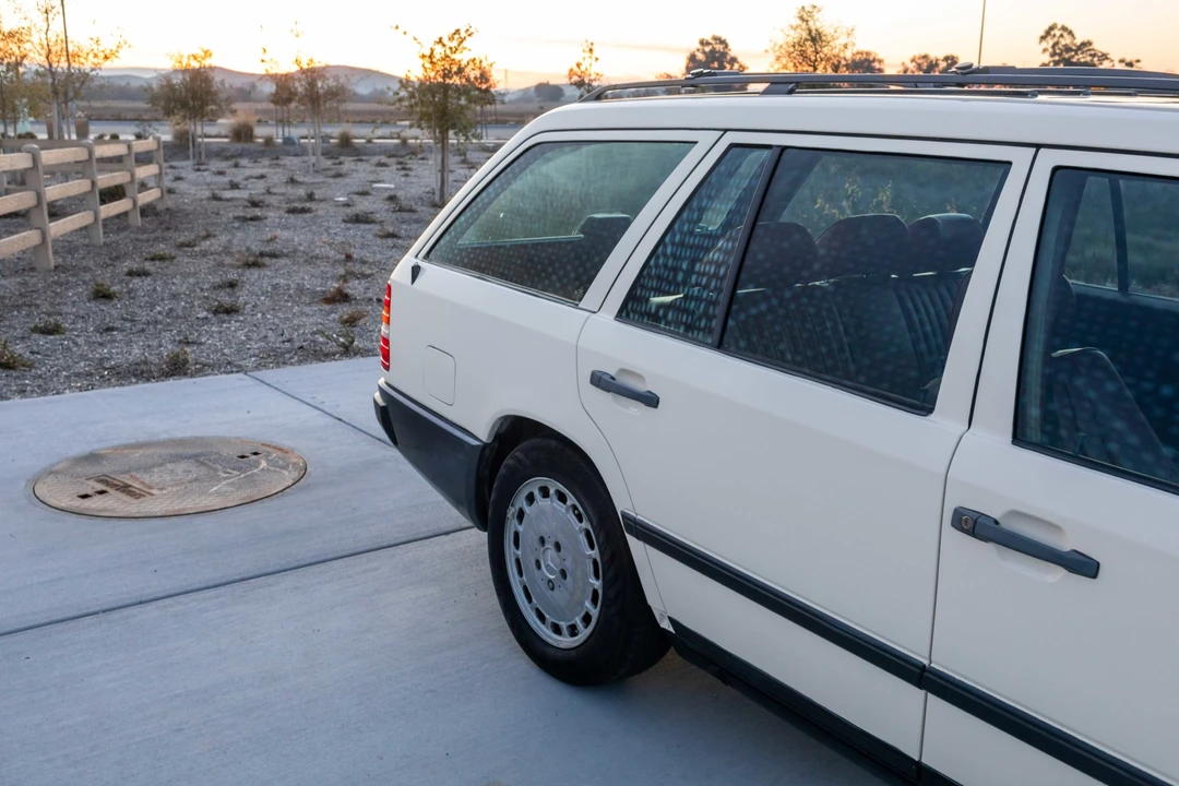 1987 Mercedes-Benz W124 E-Class - Image 28 of 31
