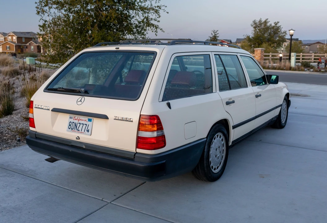 1987 Mercedes-Benz W124 E-Class - Image 15 of 31