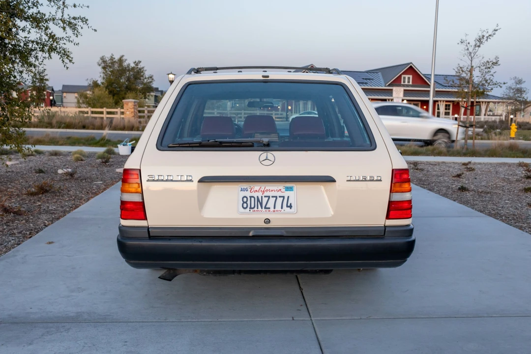 1987 Mercedes-Benz W124 E-Class - Image 12 of 31