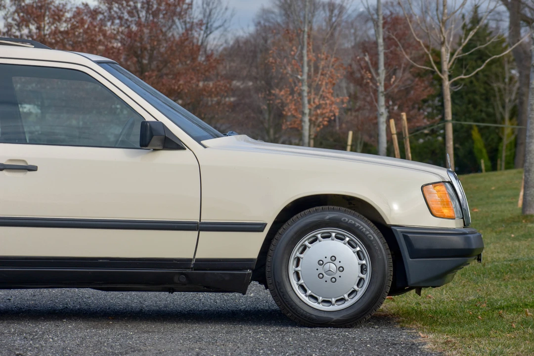 1987 Mercedes-Benz W124 E-Class - Image 27 of 31