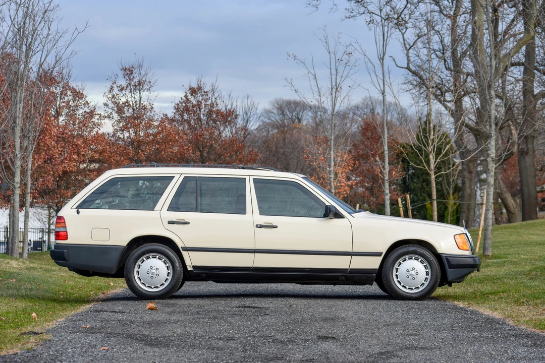 1987 Mercedes-Benz W124 E-Class - Image 11 of 31