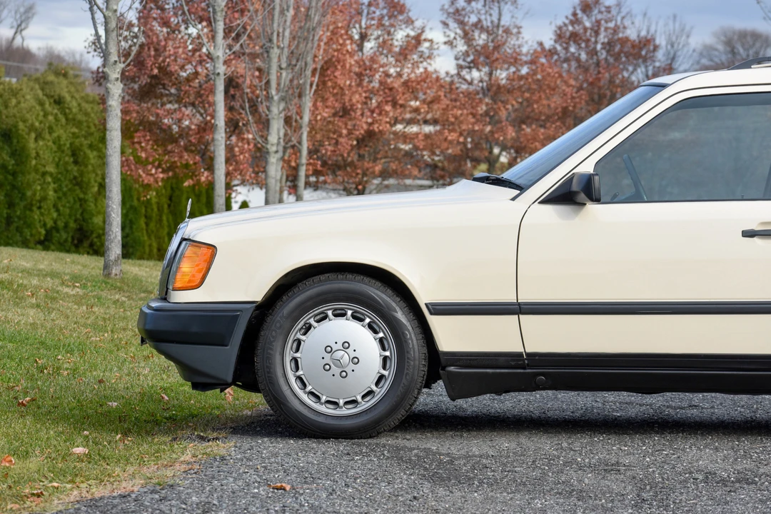 1987 Mercedes-Benz W124 E-Class - Image 22 of 31