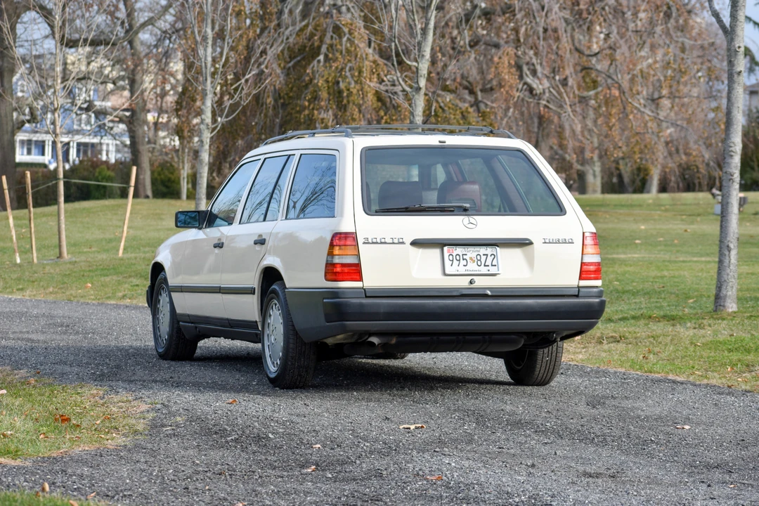 1987 Mercedes-Benz W124 E-Class - Image 18 of 31