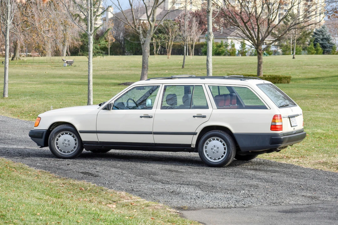 1987 Mercedes-Benz W124 E-Class - Image 17 of 31