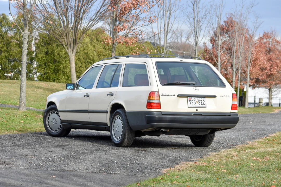 1987 Mercedes-Benz W124 E-Class - Image 15 of 31