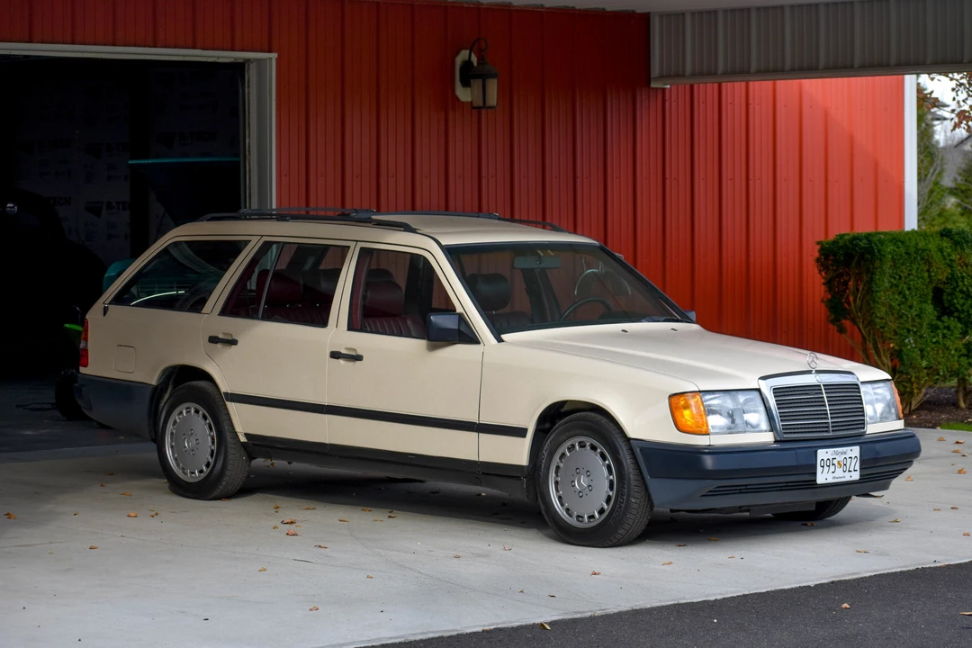 1987 Mercedes-Benz W124 E-Class - Image 2 of 31