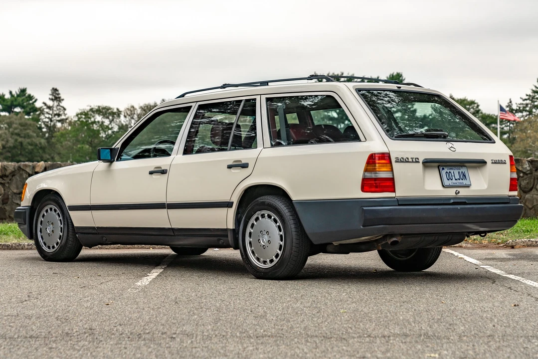 1987 Mercedes-Benz W124 E-Class - Image 4 of 31