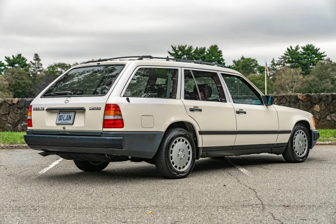 1987 Mercedes-Benz W124 E-Class - Image 7 of 31