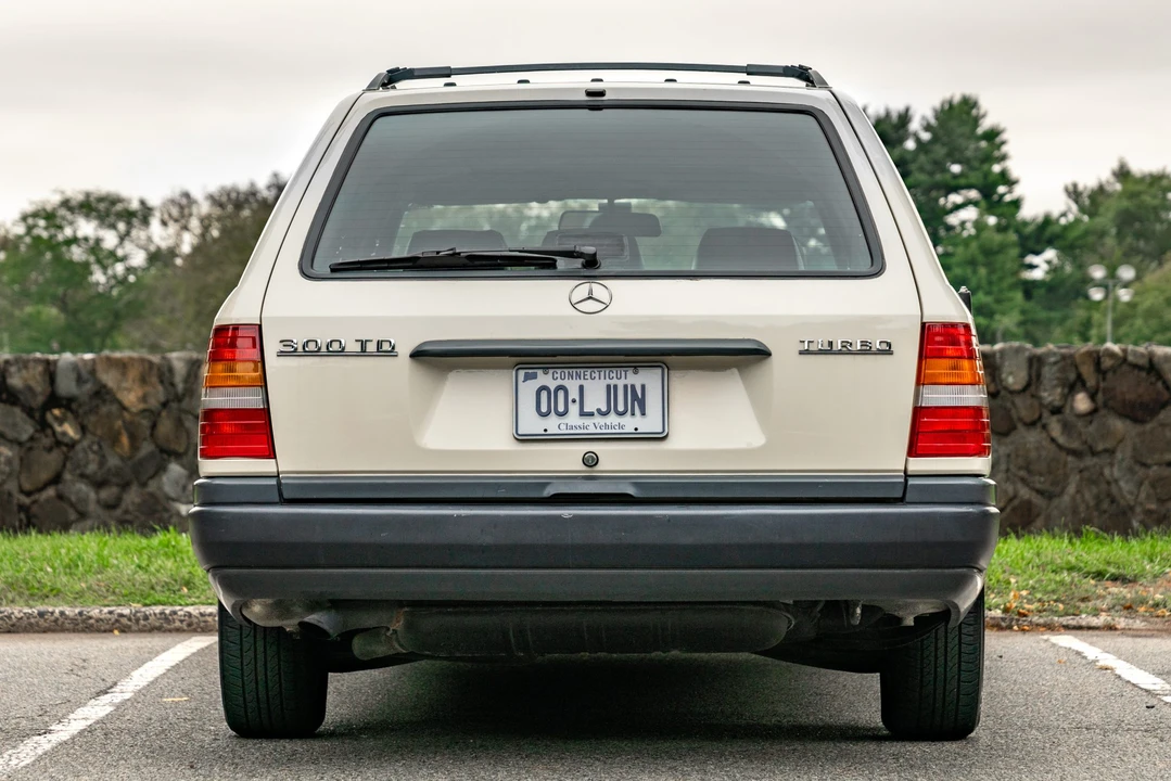 1987 Mercedes-Benz W124 E-Class - Image 5 of 31
