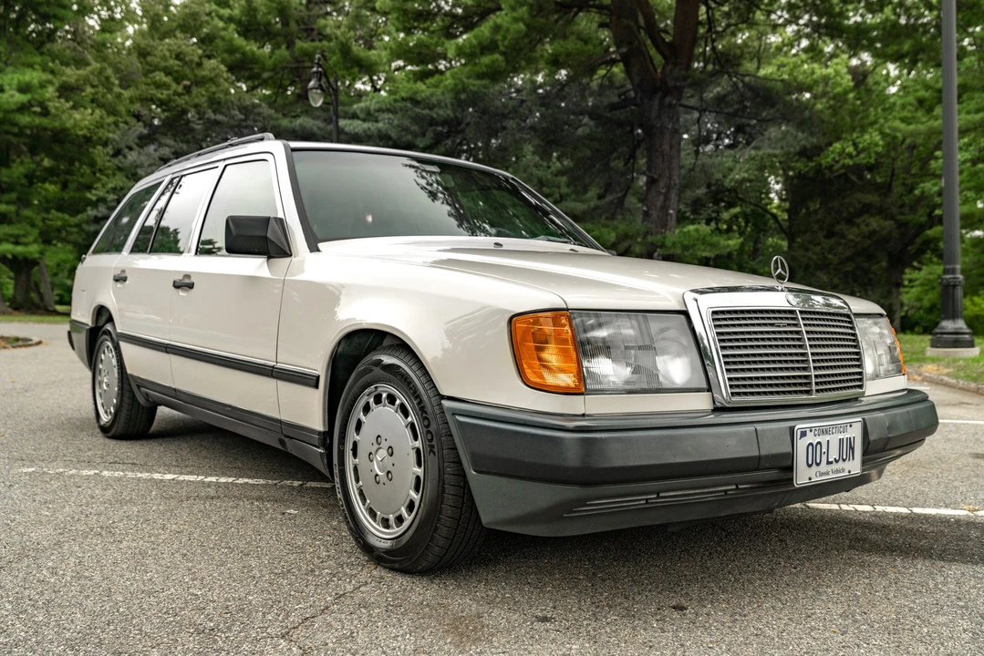 1987 Mercedes-Benz W124 E-Class - Image 10 of 31