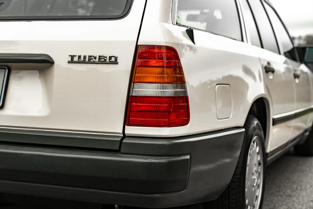 1987 Mercedes-Benz W124 E-Class - Image 27 of 31