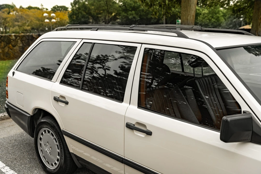 1987 Mercedes-Benz W124 E-Class - Image 16 of 31