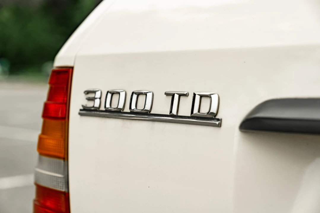1987 Mercedes-Benz W124 E-Class - Image 29 of 31