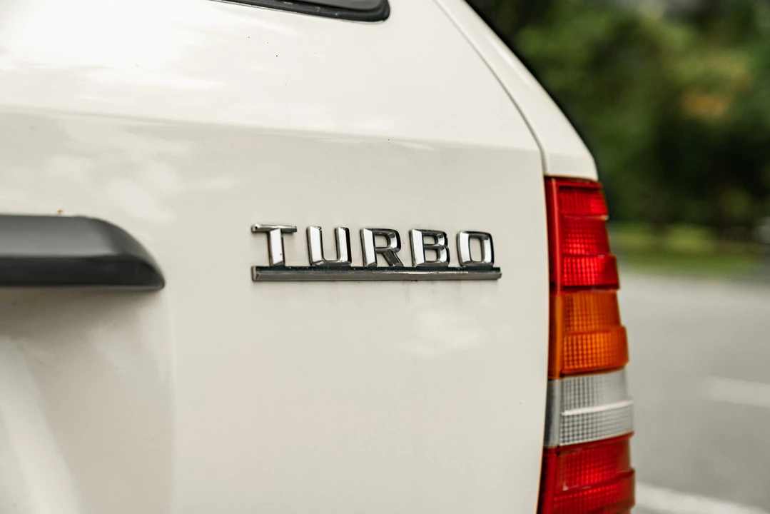 1987 Mercedes-Benz W124 E-Class - Image 30 of 31