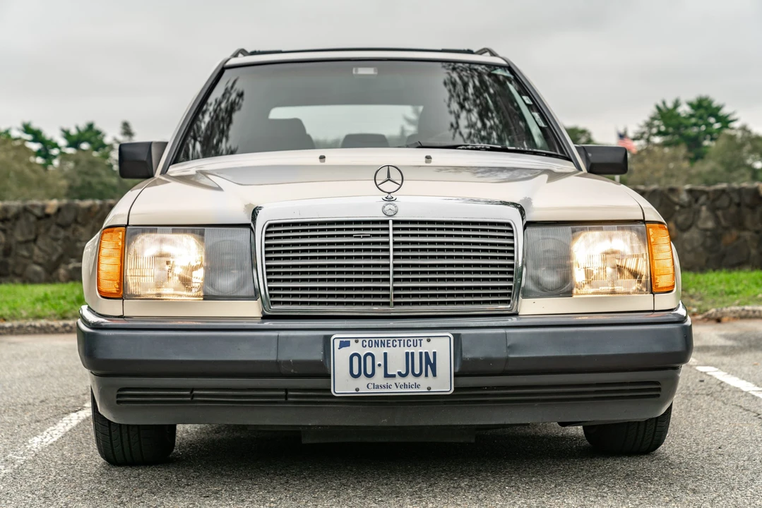 1987 Mercedes-Benz W124 E-Class - Image 12 of 31